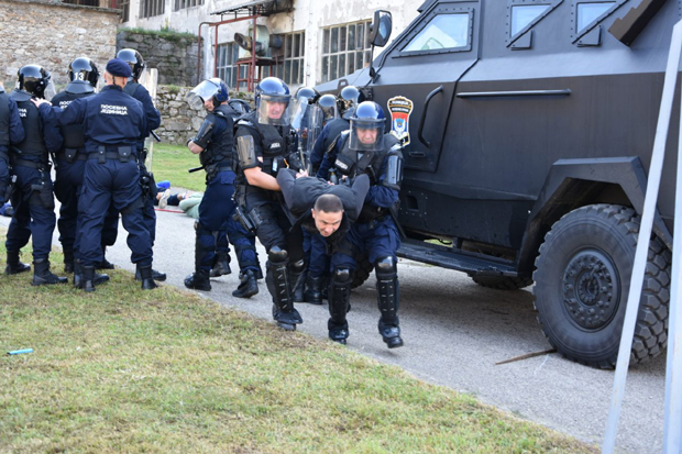 Вежба МУП-а Српске и КПЗ Фоча: Tалачка криза и побуна у затвору